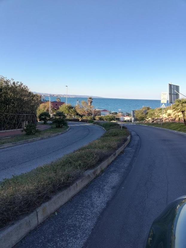 דירות קרוטונה Residenza Anna Maria מראה חיצוני תמונה